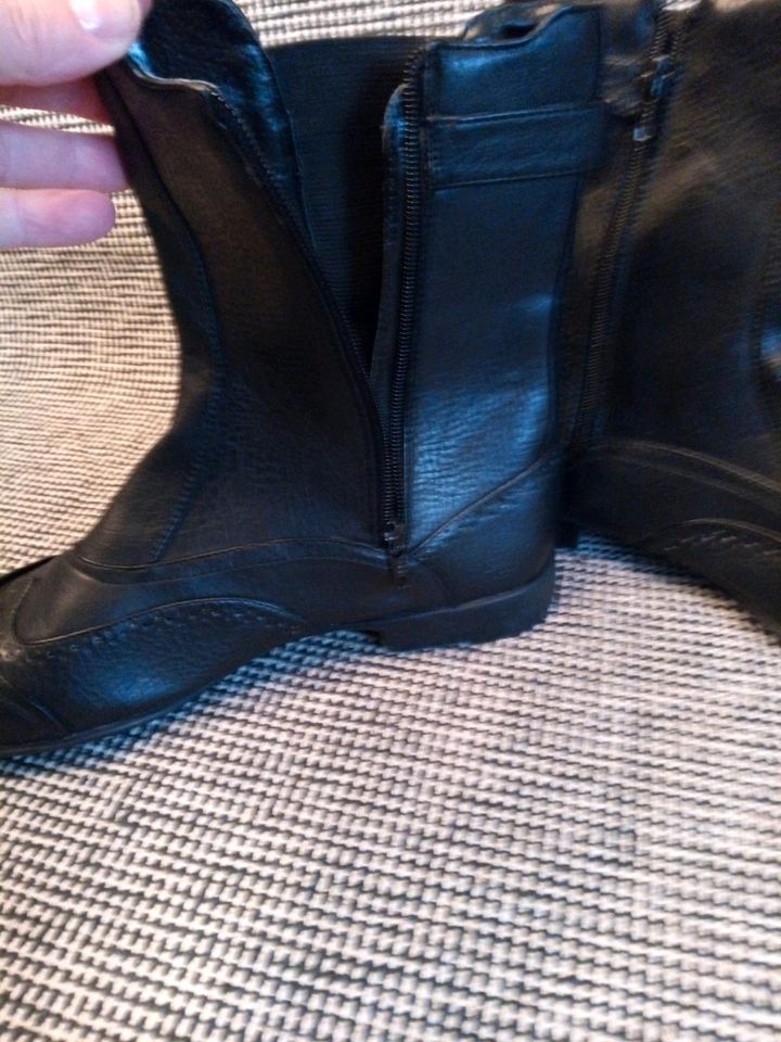 Neu ♥️ Stiefeletten Boots 41 schwarz Leder in Berlin