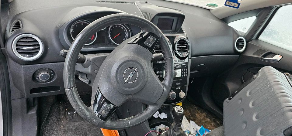 Opel Corsa D 08 Schlachtfahrzeug Tür Kotflügel Stoßstange Achse in Mülheim (Ruhr)