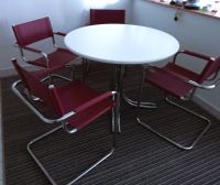 4 moderne Schwingstühle, Stühle, mit weißen, runden Tisch Bayern - Bad Birnbach Vorschau