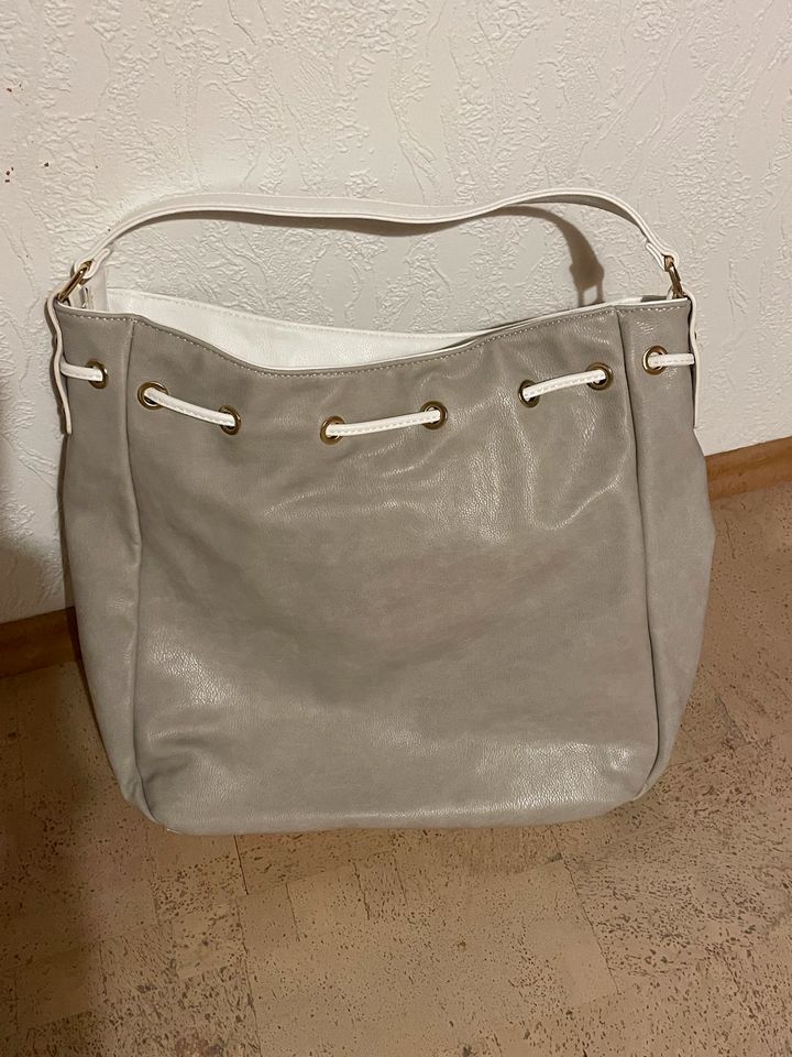 2 handtaschen in Nürnberg (Mittelfr)