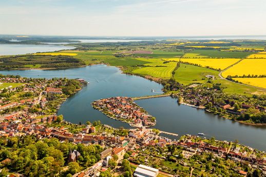 Rundflug Mecklenburgische Schweiz mit Laage – Güstrow – Teterow in Laage