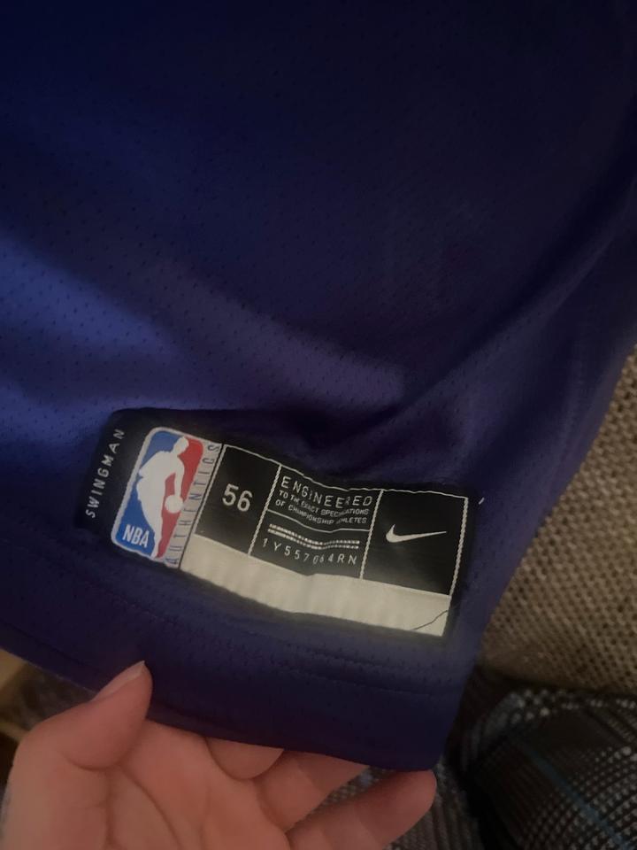 NBA Phoenix Suns swingman Trikot Baker in Duisburg