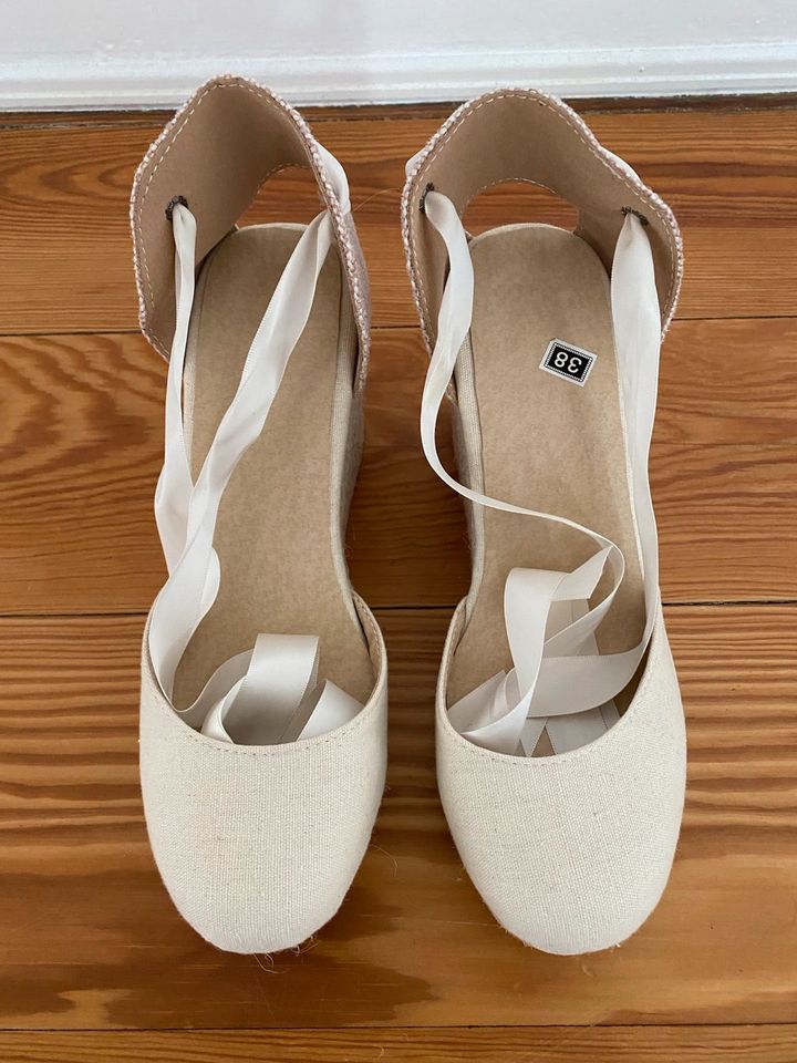 Espadrilles 38 beige NEU in Hamburg