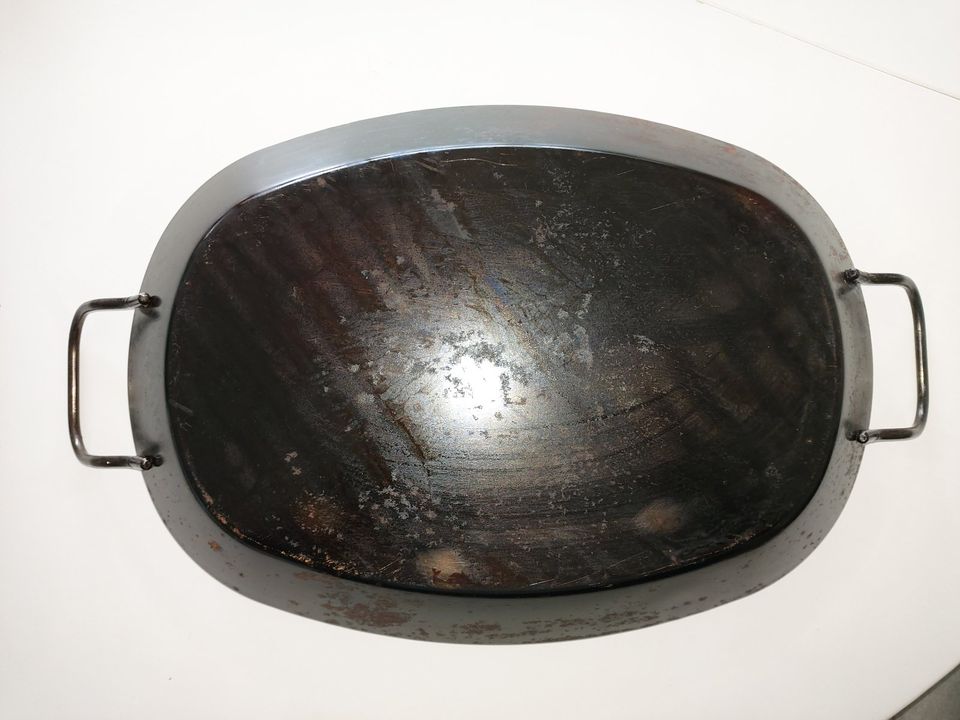 Eisenpfanne oval für Grill / Herd / Backofen in Bergneustadt