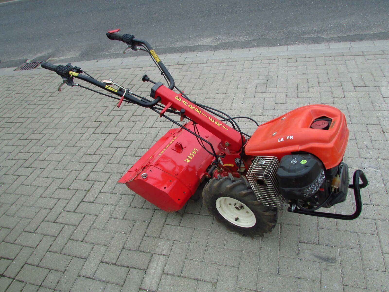 Fräse Bodenfräse Gartenfräse Rasenfräse mieten Mönchengladbach in