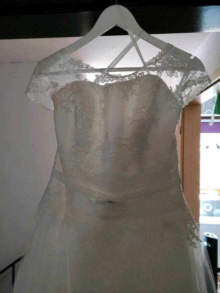 Brautkleid in Hagen im Bremischen