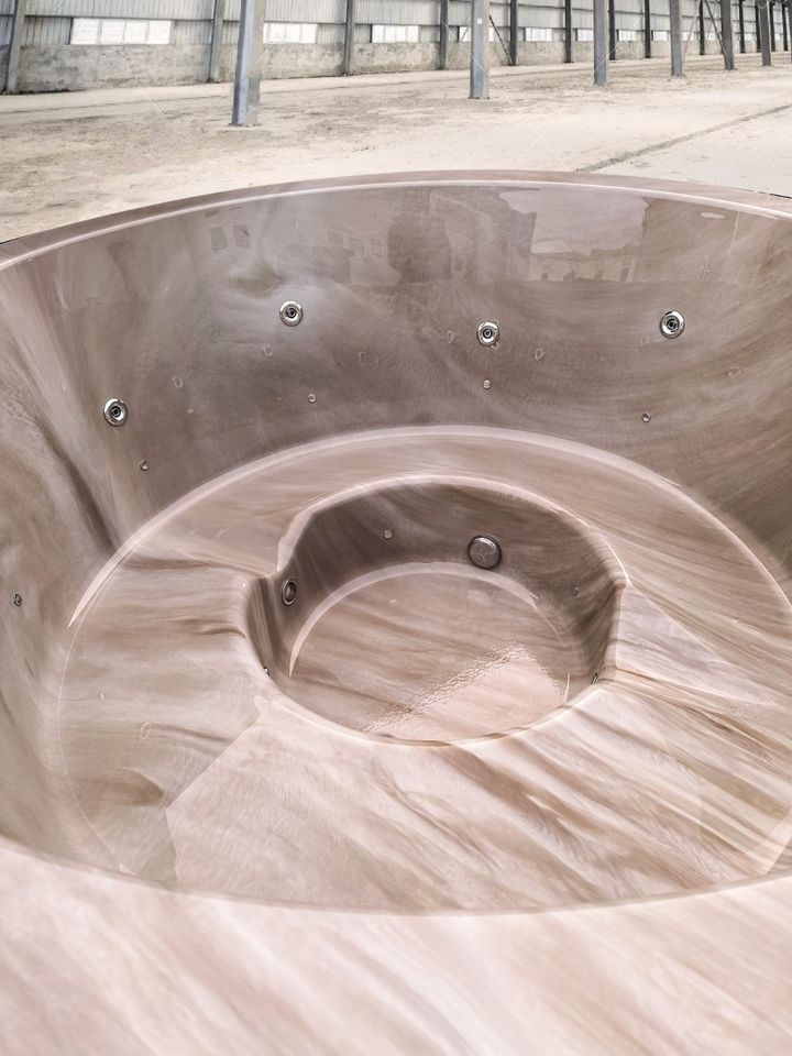 XXL Acrylic Hot tub - Thermoholz / Whirlpool Badewanne Außenofen in Berlin