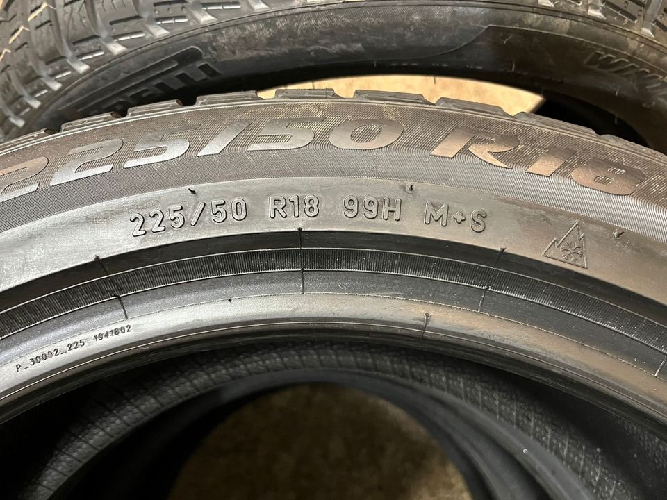 Pirelli SottoZero 3 AO 225 50 R18 99H Neue in Berlin