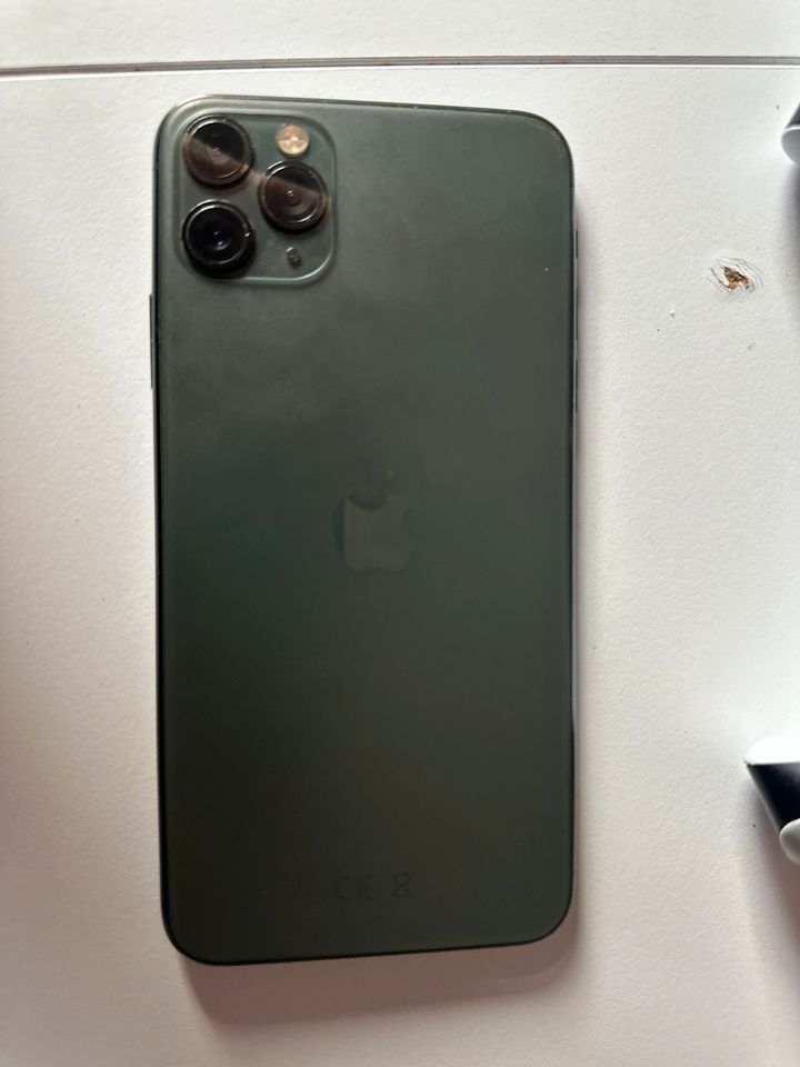 Appel i phone 11 pro Max 64gb  Nacht grün in Stadthagen