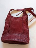 Rote Lederhandtasche von Vio zum Umhängen neuwertig Niedersachsen - Bad Salzdetfurth Vorschau