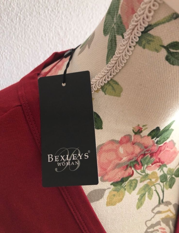 Rote knopflose Weste von Bexleys in XL in Landau a d Isar