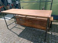 2 stabile Tische vorhanden .Holz und Eisen. Gastro Tische Niedersachsen - Hemmingen Vorschau