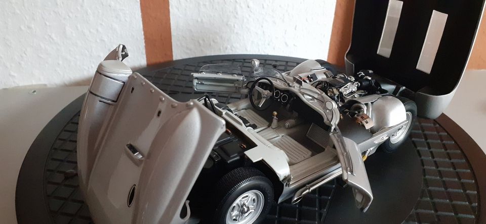 1.18 AutoArt Chevrolet Corvette Stingray 1959 Concept silber in Dorsten