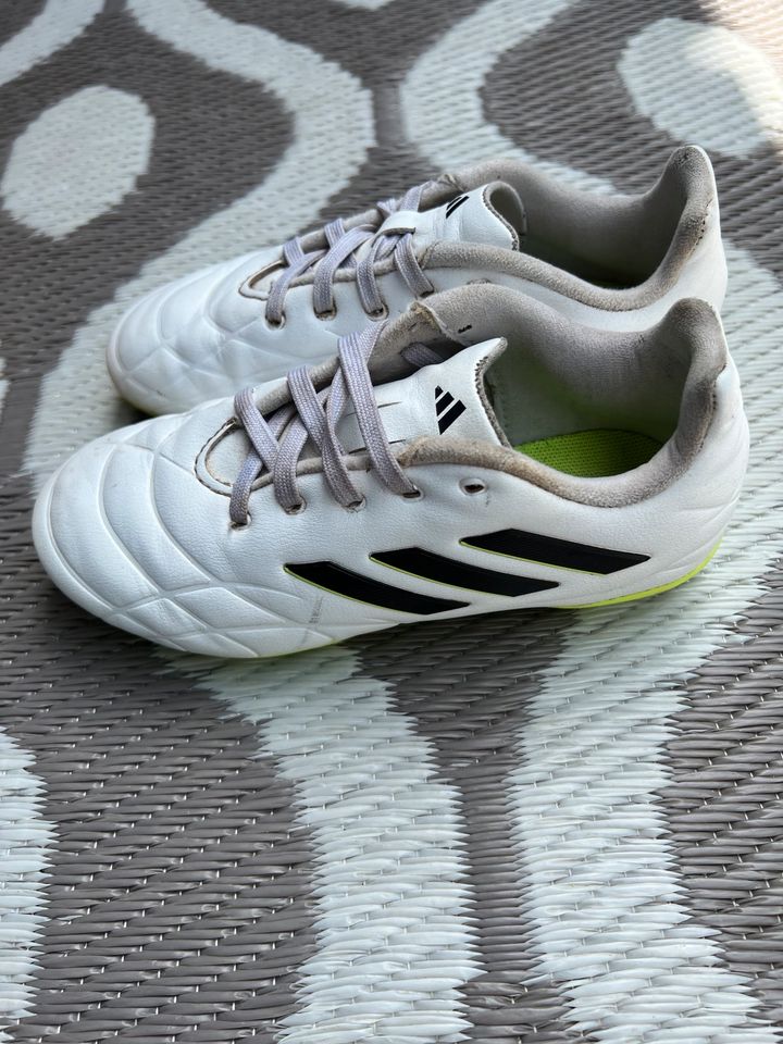 Fußballschuhe Adidas Copa Gr. 30.5 in Seligenstadt