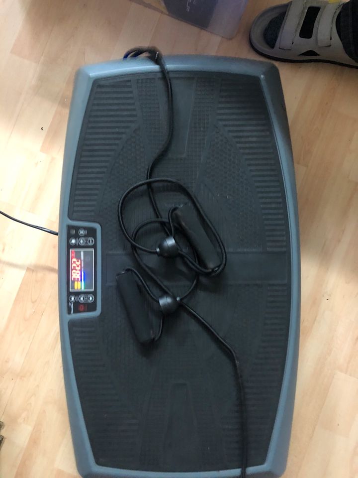 SKANDIKA Vibration Plate V2000 in Bayern - Forchheim | eBay Kleinanzeigen  ist jetzt Kleinanzeigen