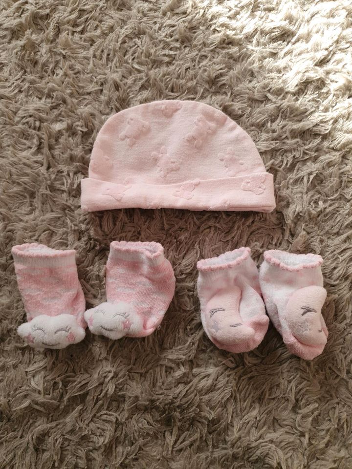 Socken mit Rassel für Babys ❤️ in Kolbermoor