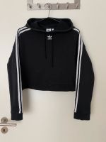 Adidas Hoodie Pullover Oberteil cropped schwarz Gr. Xs Düsseldorf - Benrath Vorschau