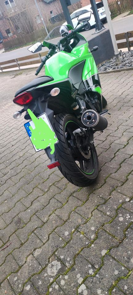 Kawasaki Motorrad in Pohle