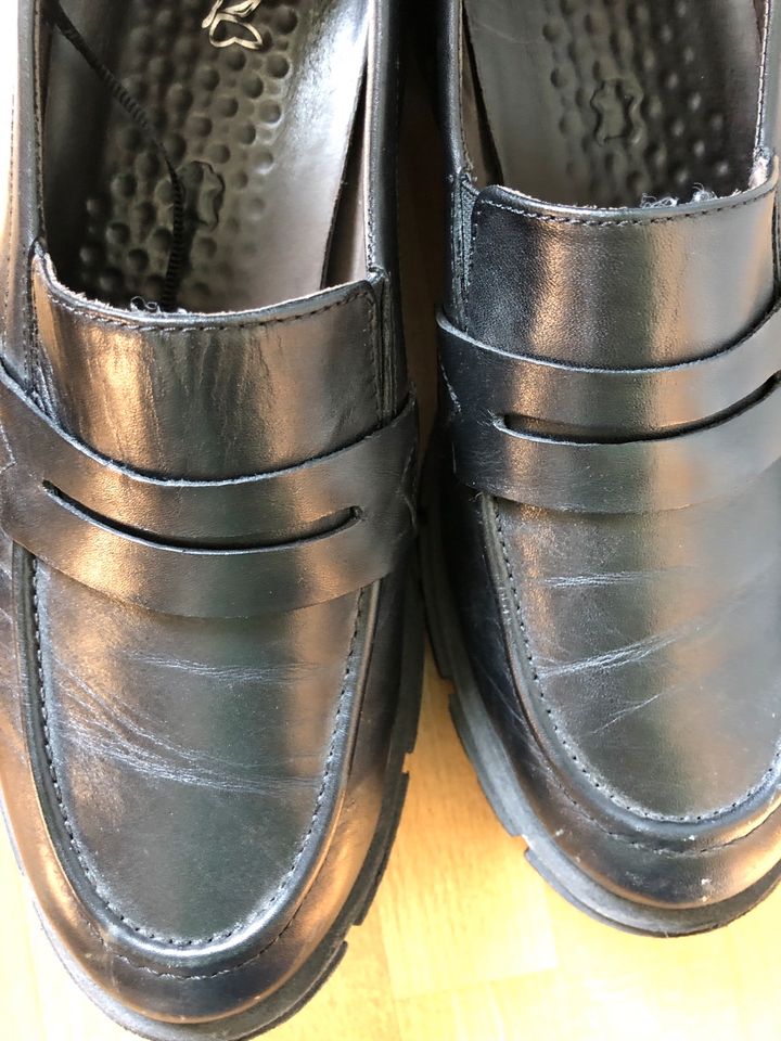 Caprice Schuhe Gr 42, schwarz neuwertig, Loafer in Aachen