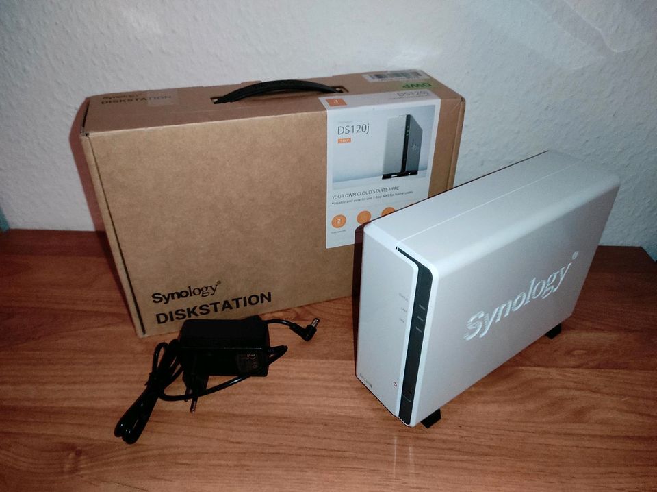 Synology NAS DS120j mit 8TB Seagate Festplatte, in OVP in Stuttgart