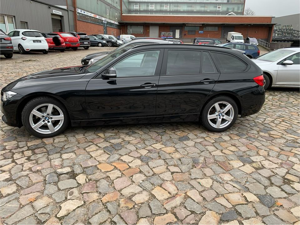 BMW 318d  Touring in Hamburg