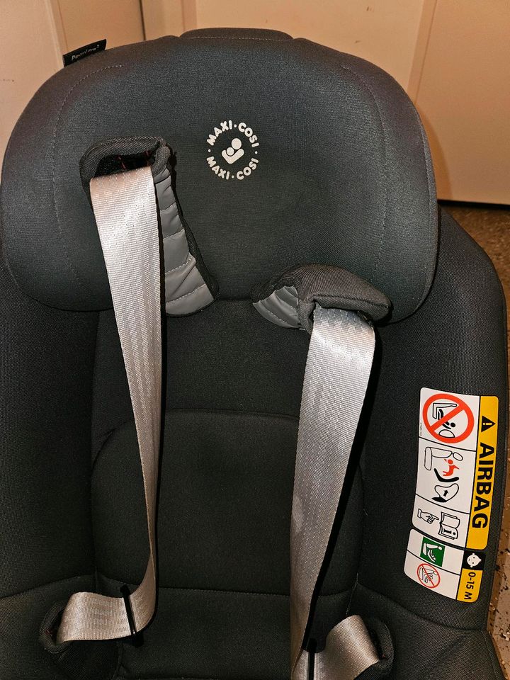 Maxi Cosi Pro2 Kindersitz mit Isofix Station in Frankfurt am Main