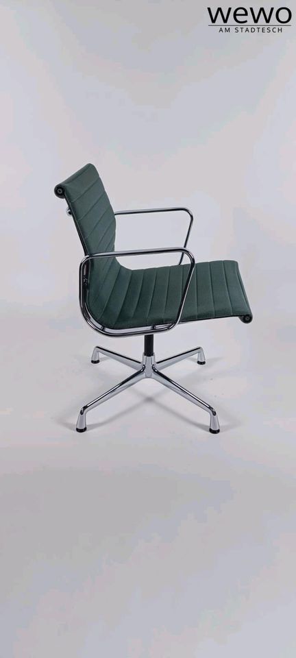 Vitra Charles Eames EA 108 Chair Hopsack drehbar Chrom Konferenz in Schüttorf