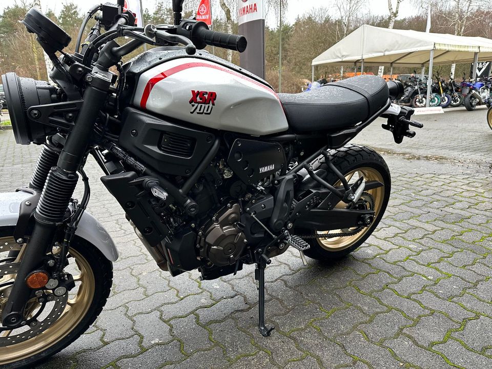 Yamaha XSR700 X-Tribute LED Modelljahr 2023 in Hanau