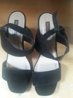 Neuwertige schwarze Damen Sandalen mit Absatz Primark Gr 39 Sachsen - Wohlbach Vorschau