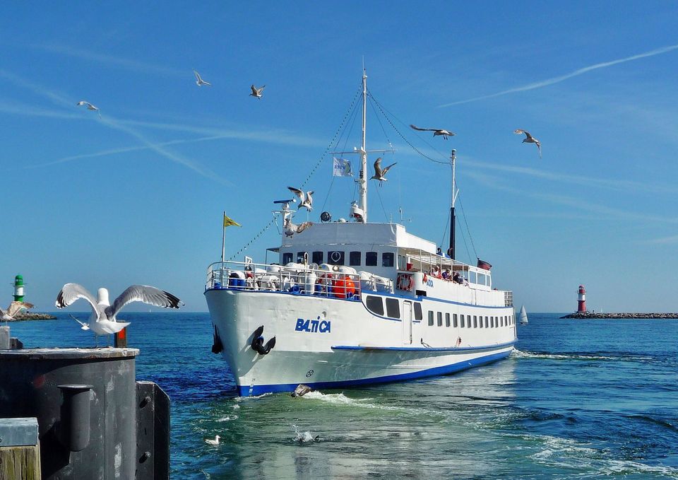 Wir suchen für unser Bordrestaurant Servicekräfte und Aushilfen. in Rostock