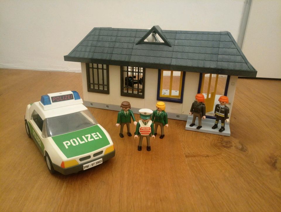 Playmobil große Polizewache Station Autos Cityhaus Landeplatz in Hennef (Sieg)