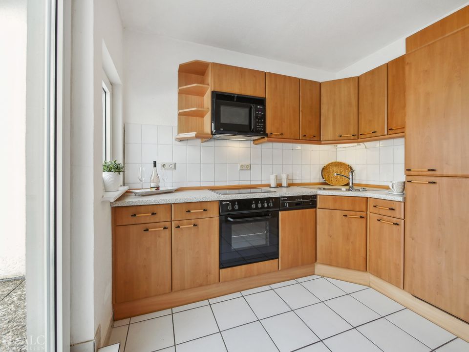 *** Frühstück auf Ihrer eigenen Dachterrasse! Tolle 2-Zimmer-ETW mit EBK und Garage *** in Hildesheim