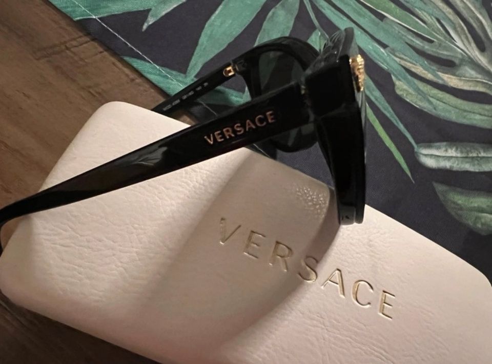 Versace Sonnenbrille in Neuffen
