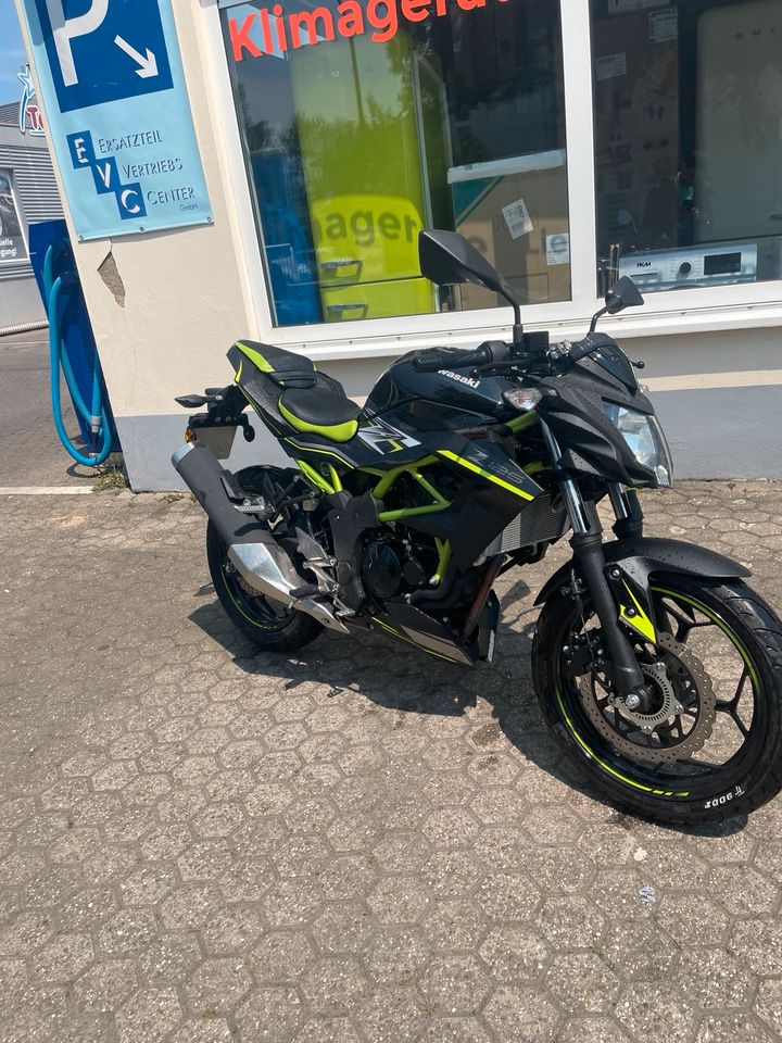 Kawasaki z125 in Bonn