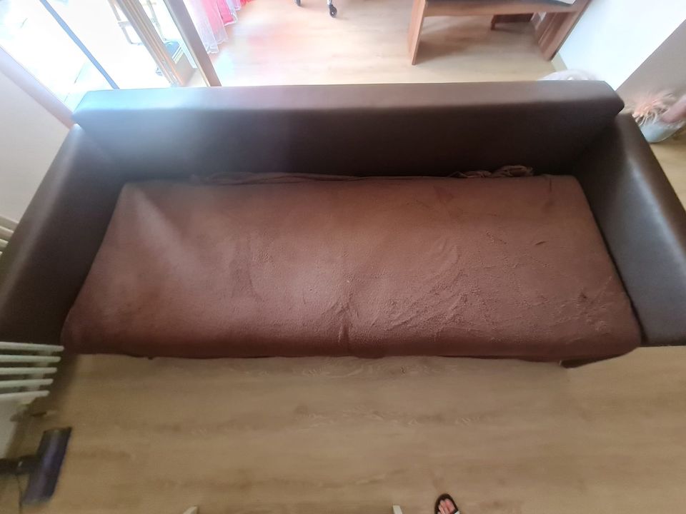Couch zu VERSCHENKEN in Offenburg