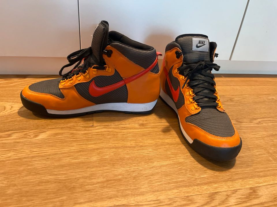 Nike x ACG Sneaker mid-high orange/green 46/30cm in Düsseldorf