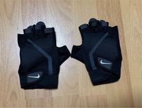 Nike Handschuhe • Sporthandschuhe • schwarz • Größe M • wie neu Nordrhein-Westfalen - Leverkusen Vorschau