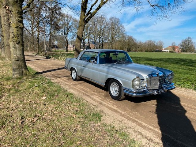 Mercedes-Benz W111 280SE 3.5 Coupe / 1970 in Emmerich am Rhein