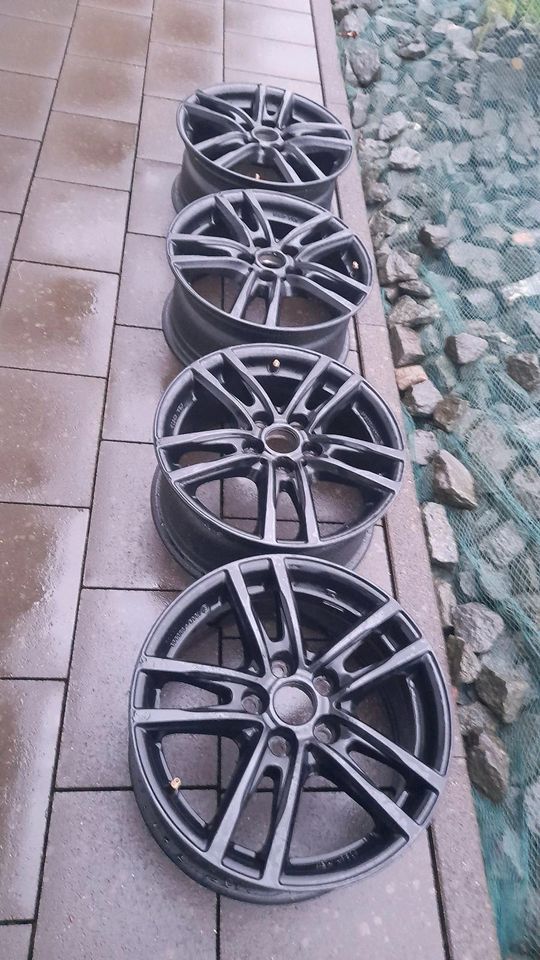 Mini Cooper  Alufelgen 5 × 112 7Jx16H2 ET47 LK 112 Lochkreis. in Lage