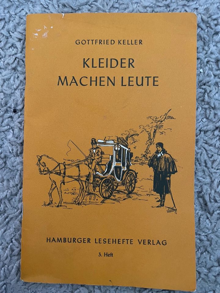 Verschiedene Bücher in Aue