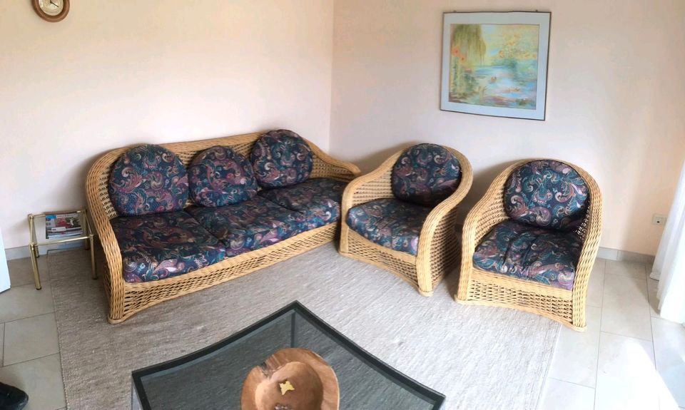 Mediterrane Couch Garnitur zu verschenken! in Friolzheim