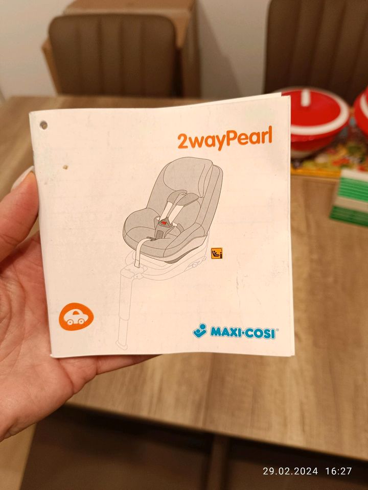 Biete gebrauchten Kindersitz Maxi Cosi 2way Pearl Reboarder in Orsingen-Nenzingen