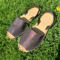 Avarcas Damen Sandalen weinrot glitter Hessen - Butzbach Vorschau