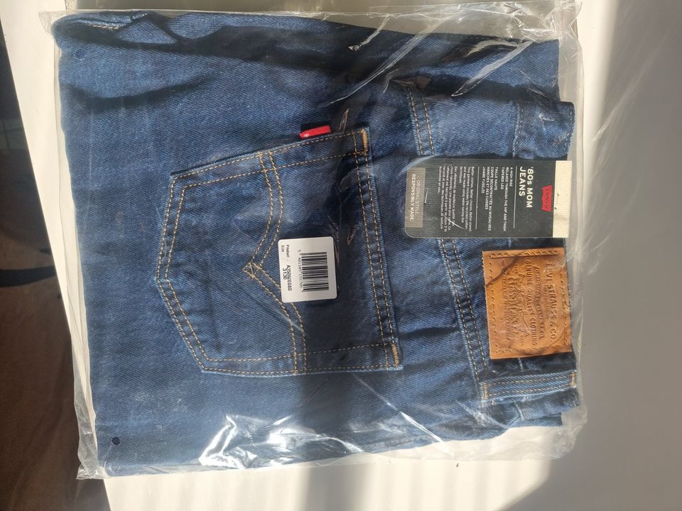 Levi's Damen 80s Mom Jeans, laufende Besorgungen,31W/30L , Gr. M in Duisburg