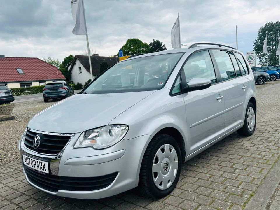 Volkswagen Touran*STANDHEIZUNG*TEMPOMAT*BEHINDERTENGERECHT* in Grevesmuehlen