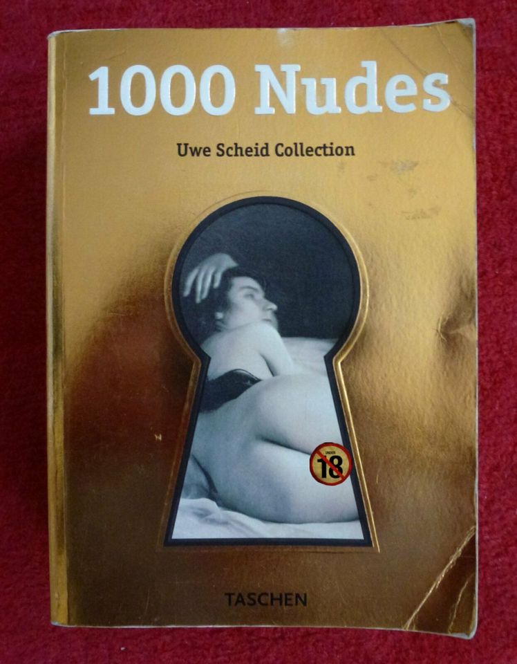 !000 Nudes in Moers
