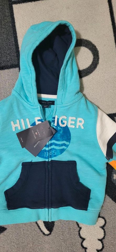 Tommy Hilfiger Hoody neu Gr. 2 Jahre in Eltville