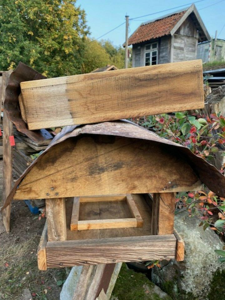 Vogelvilla mit Futterturm - aus der Blöcher Werkstatt in Lemgo