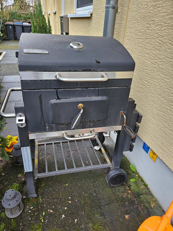 Grill Holzkohle-Grillwagen in Köln