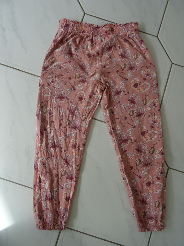 Minymo Webhose, Pumphose Viskose, Gr. 104 (4Y), rosa mit Blumen in Eschwege